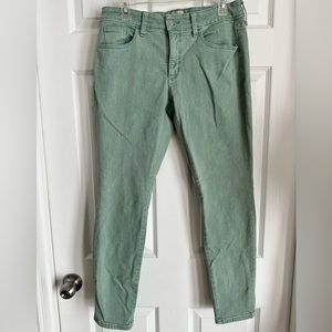 *SOLD* ☀️Universal Thread mint green Jean☀️